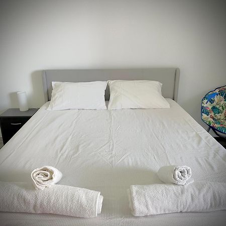 Sea View Apartment & 4 Minutes Walk To The Beach Paco de Arcos Bagian luar foto