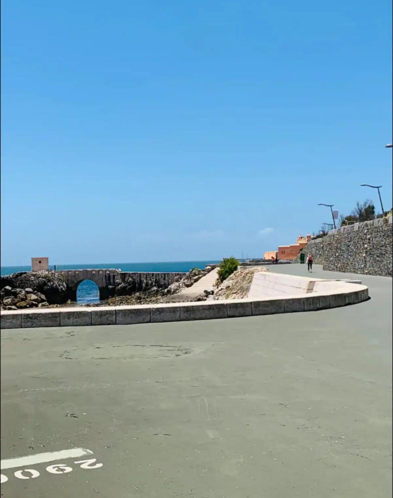 Sea View Apartment & 4 Minutes Walk To The Beach Paco de Arcos Bagian luar foto