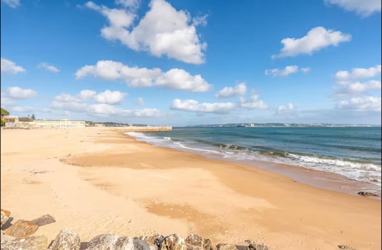 Sea View Apartment & 4 Minutes Walk To The Beach Paco de Arcos Bagian luar foto